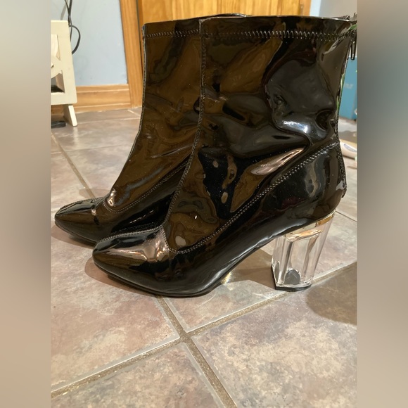 Patent Leather High Heel Black Boots By YOKI - Picture 2 of 5